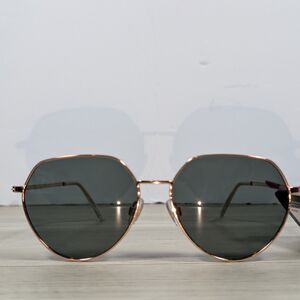 Foster Grant Round Sunglasses Rose Gold Green Lens Retro Metal Unisex NWT